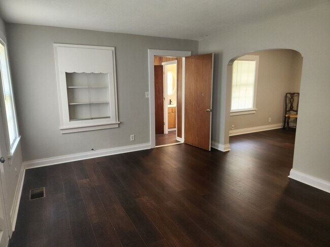Foto del edificio - Charming 3-bedroom, 1.5-bathroom home loca...