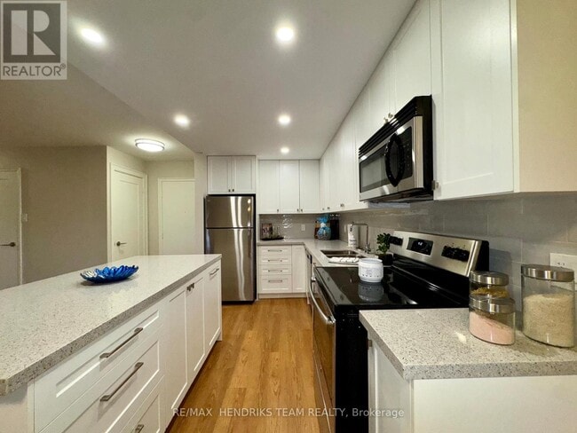 Building Photo - 608 Lake St