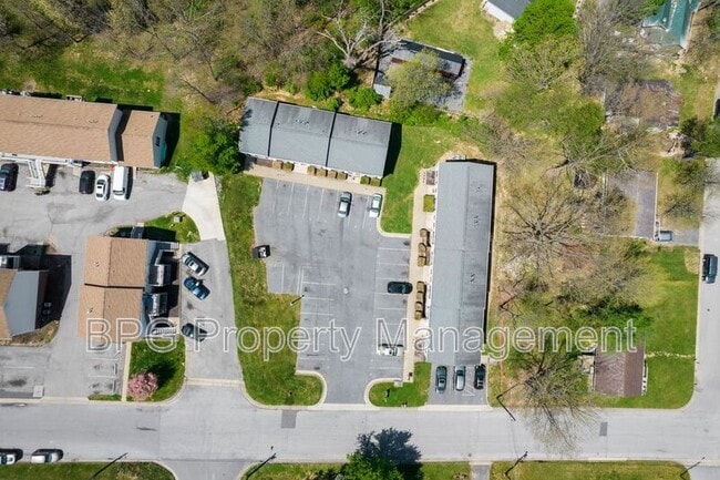 Foto del edificio - 605 Hamlet Ave