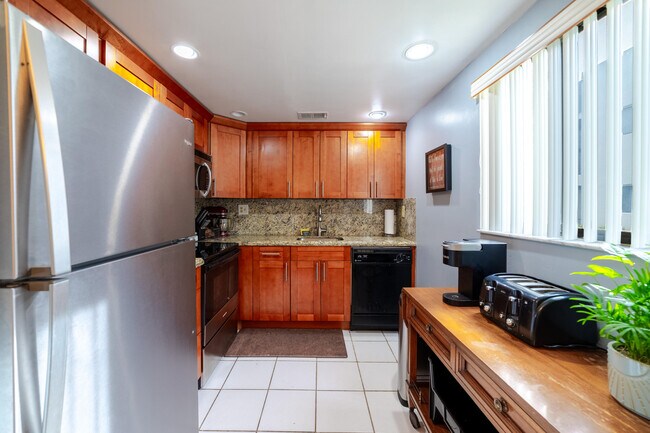 Building Photo - 15036 Ashland Ln