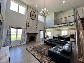 Building Photo - 369 Bella Way