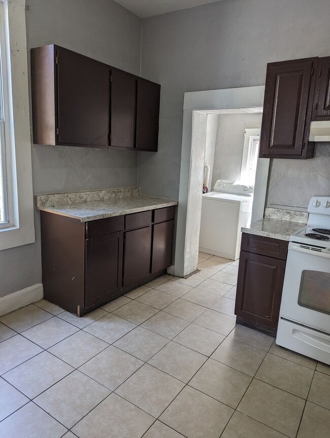 Building Photo - MOVE IN READY 4 Bedroom in the Heart of Po...