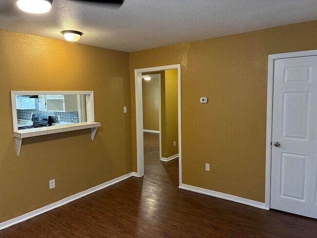 Foto del edificio - 1112 Northwood Dr