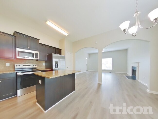 Foto del edificio - 347 Hawthorn Dr