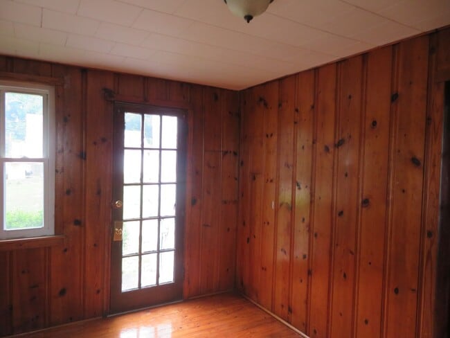 Building Photo - Colonial Heights Virginia