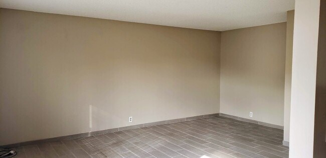 Building Photo - 5112 Pebble Beach Blvd