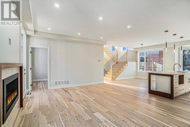 Building Photo - 583 Codd's Rd