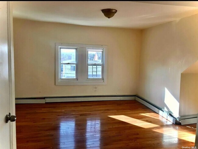 Building Photo - 108-39-108171 171st Pl