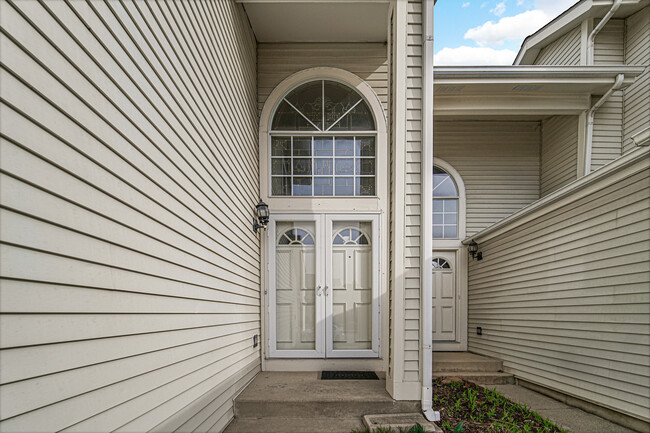 Building Photo - 706 Sturnbridge Ln
