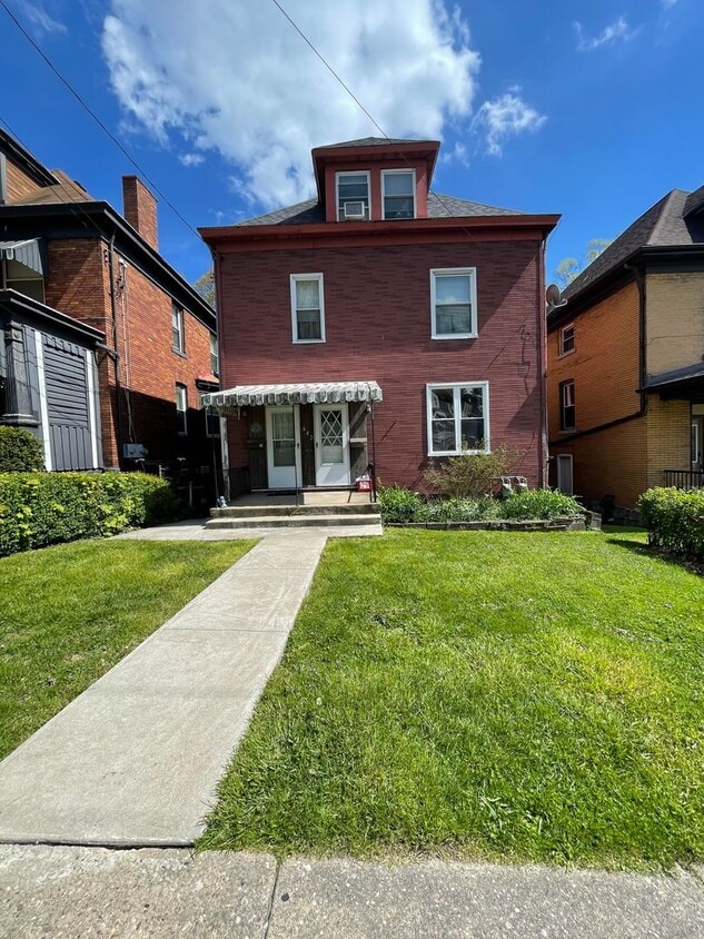 Primary Photo - 642 Forest Ave