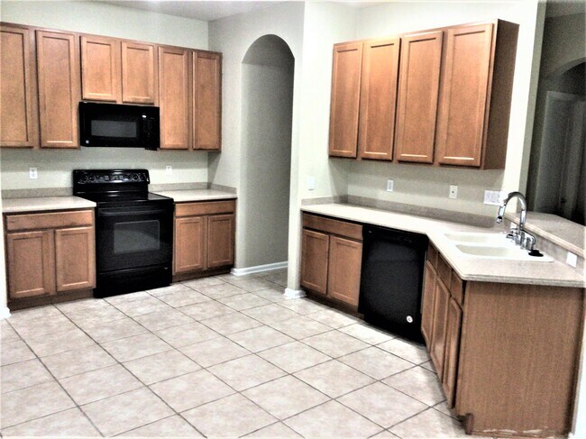 Building Photo - 461 Misty Oaks Rn