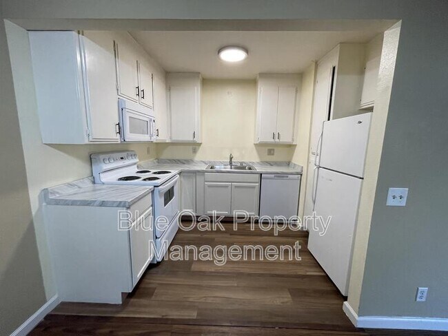 Building Photo - 1154 Magnolia Avenue