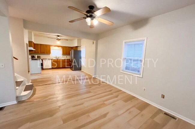 Foto del edificio - 1966 Burr St