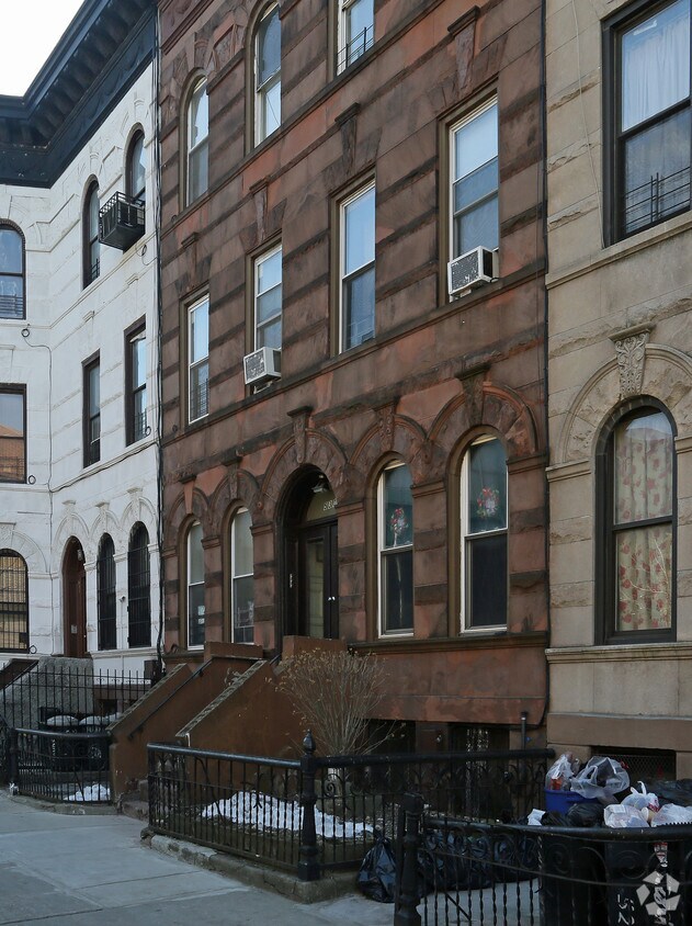 Primary Photo - 530 Chauncey St