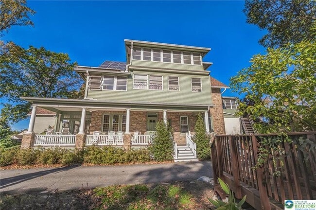 Foto del edificio - 313 Edgewood Dr