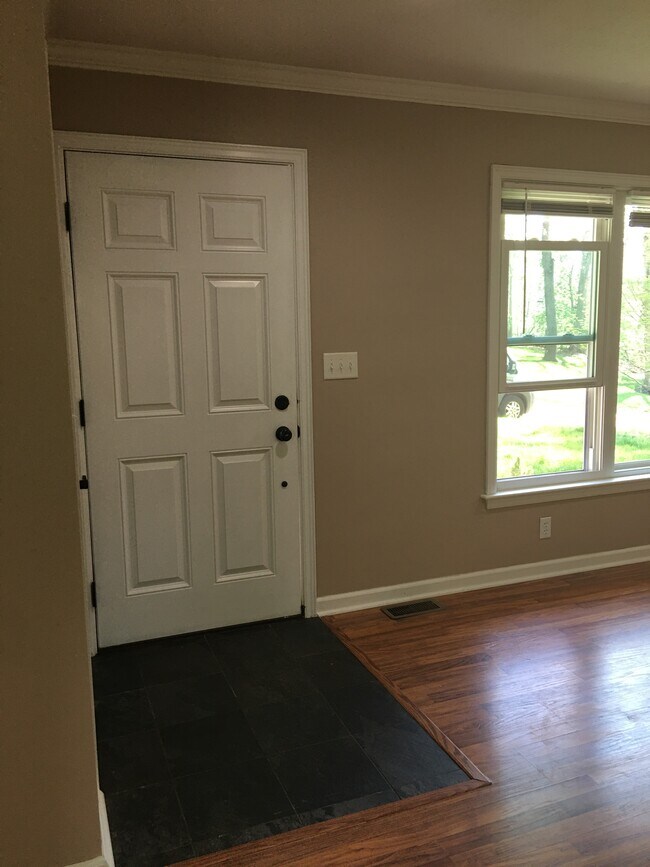 Foto del edificio - 1009 E High St