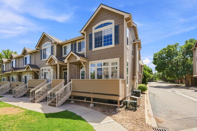 Building Photo - $2,695.95 - 3 Bed, 2.5 Bath Newly Updated Townhome in Centennial with Central AC