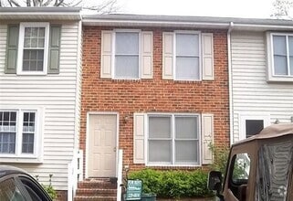 Building Photo - 2806 Oak Hill Dr