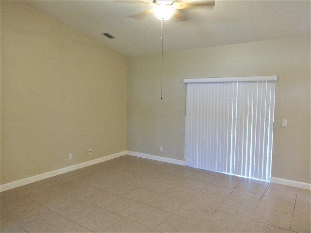 Building Photo - 6117 NW Gause Ave
