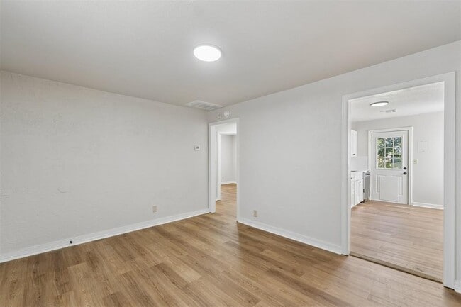 Building Photo - 912 SW 48th St