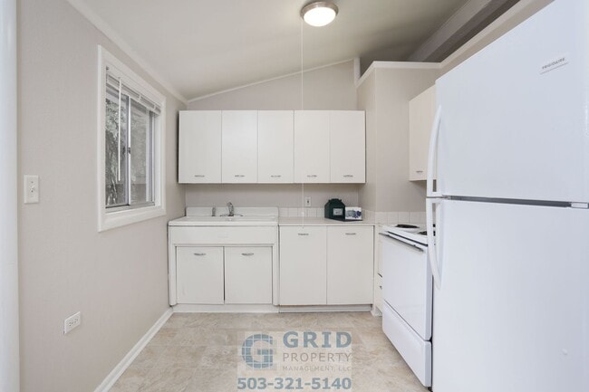 2 Bedroom Home Available in Southeast Port... - 2 Bedroom Home Available in Southeast Port...