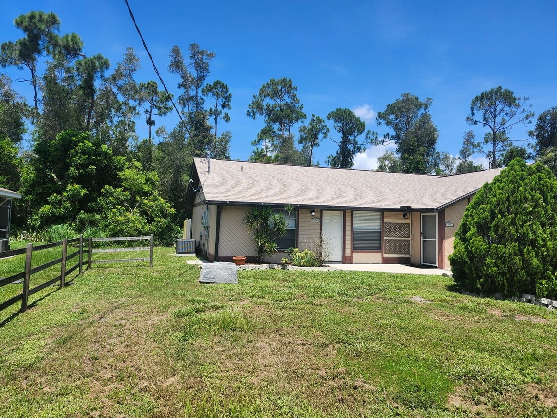 Primary Photo - 2 bed 1 bath San Carlos Park
