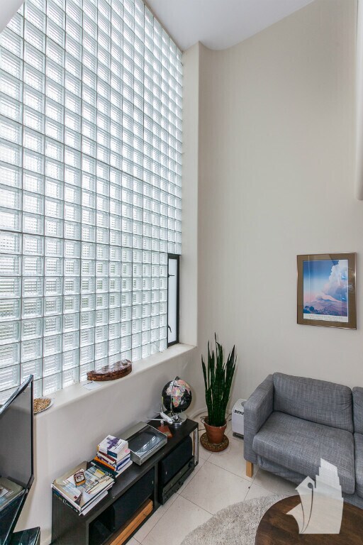 Foto principal - 1209 N State Pkwy