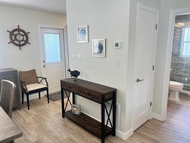 Building Photo - 6020 Midnight Pass Rd