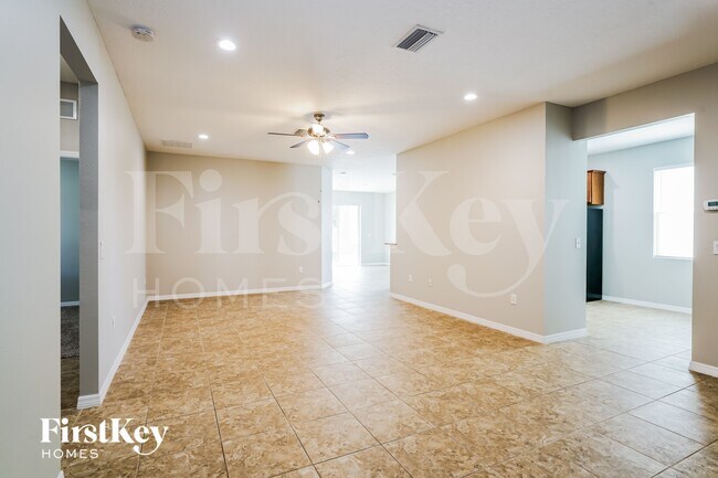 Foto del edificio - 6308 Twin Bridges Dr