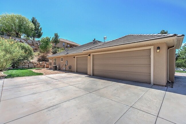 Foto del edificio - 4 Bedroom in The Knolls at Little Valley