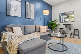 Building Photo - 7417 Waverly Walk Ave