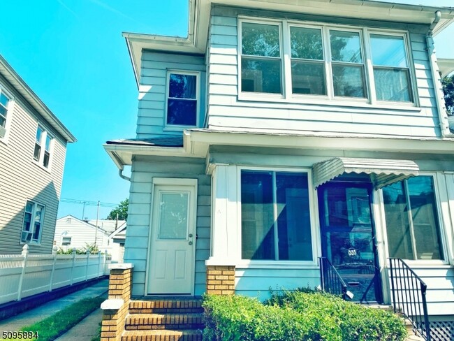 Building Photo - 353 Princeton Ave
