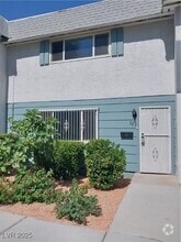 Building Photo - 223 Greenbriar Townhouse Way