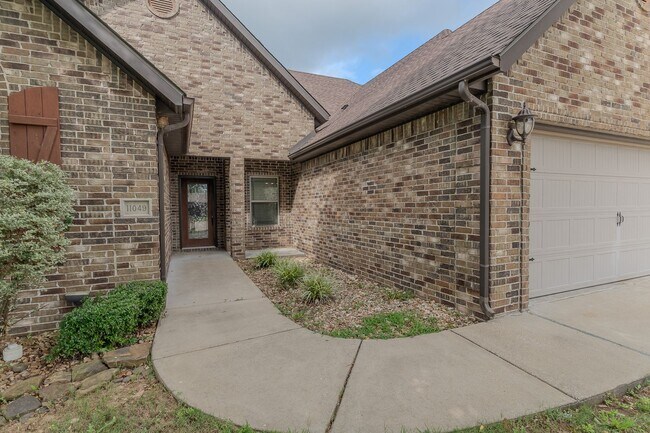 Foto del edificio - 4 BR Farmington Home!