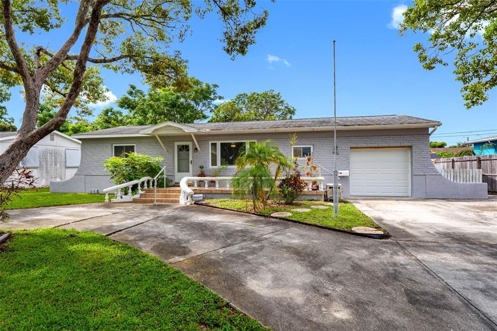 Foto principal - 4320 Yardley Ave N