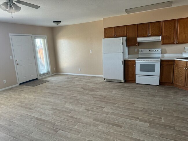 Building Photo - 4521 E Caballero Cir