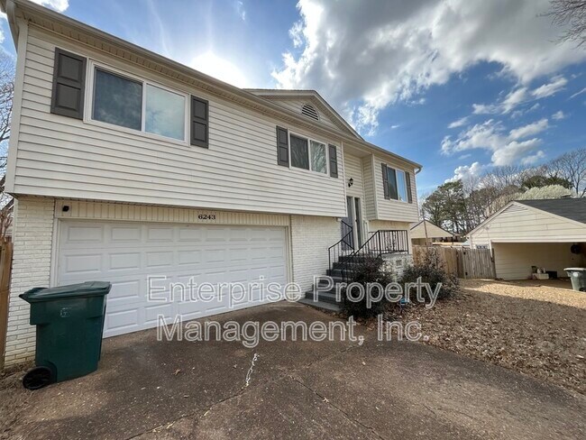 Foto del edificio - 6243 Brightwood Cove
