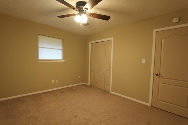 Foto del edificio - 132 Woodland Dr