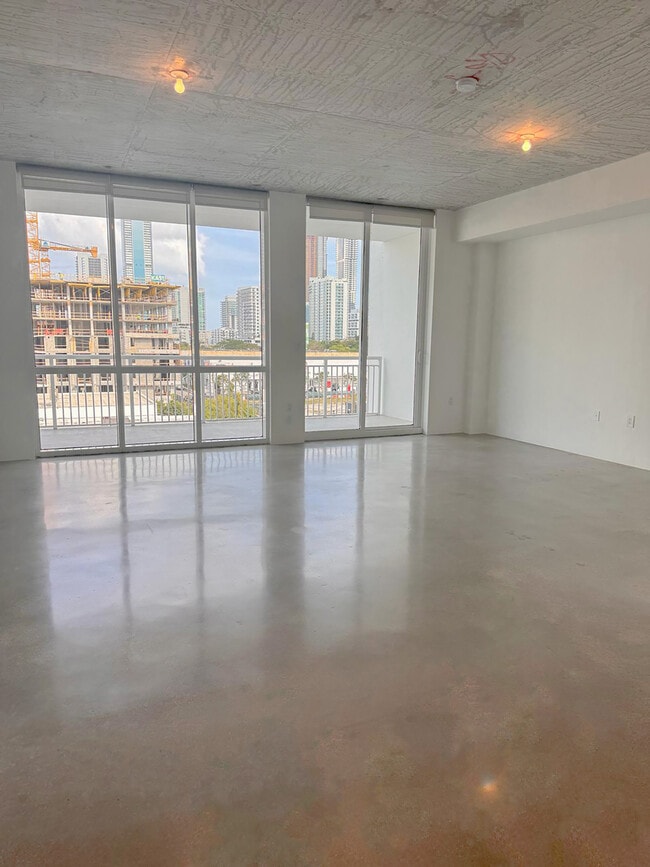 Foto del edificio - Cynergi Lofts at Wynwood