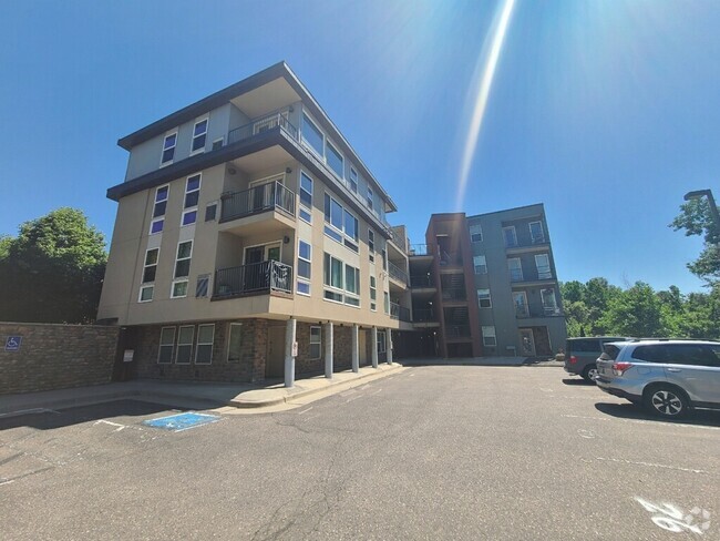 Building Photo - 5201 S Fox St