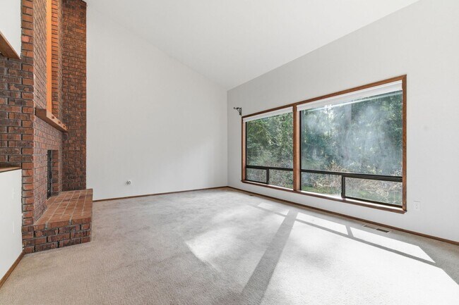 Foto del edificio - Spacious Bainbridge Island Home