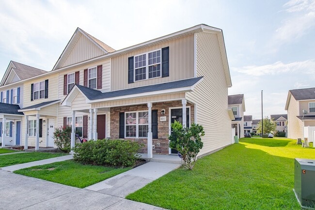 Building Photo - 8011 Banister Loop