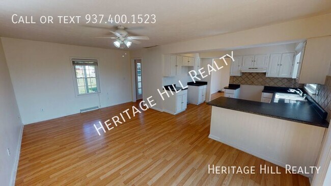 Building Photo - Country Living in Tipp City in 3 bedroom, ...