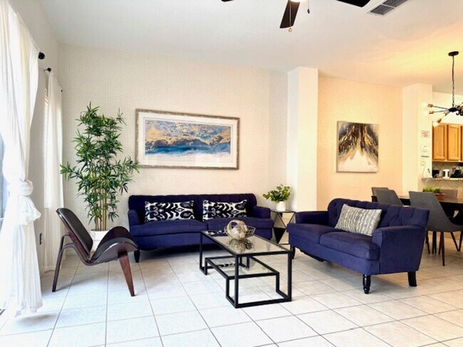 Foto del edificio - Kissimmee Townhome For Rent - Fully Furnished with 3 Bedrooms 2.5 Baths