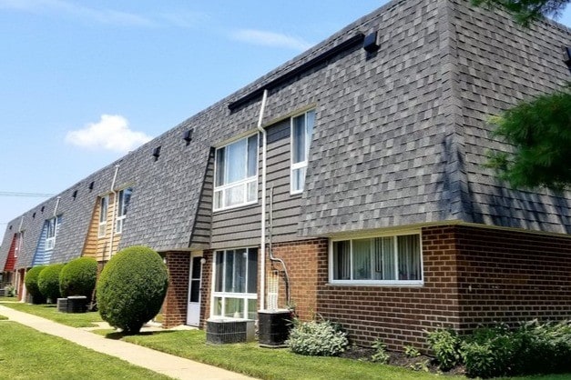 Foto del edificio - Tomlinson Court Apartments