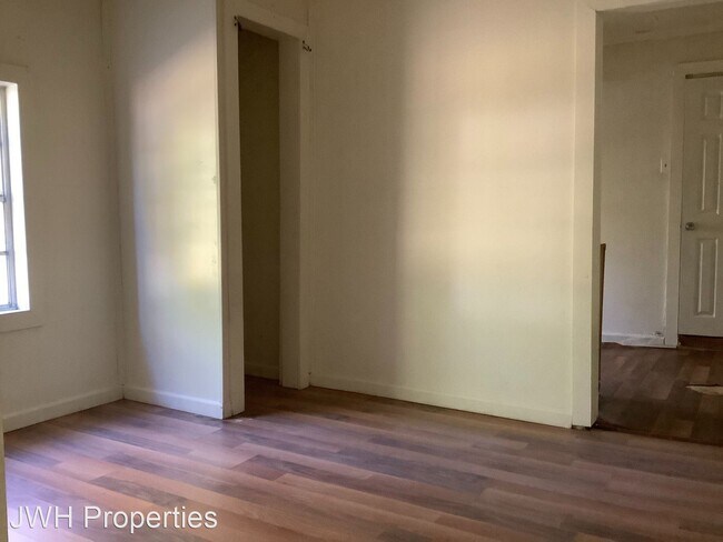 Building Photo - 1 br, 1 bath House - 3907 Flora Ave., Apt A