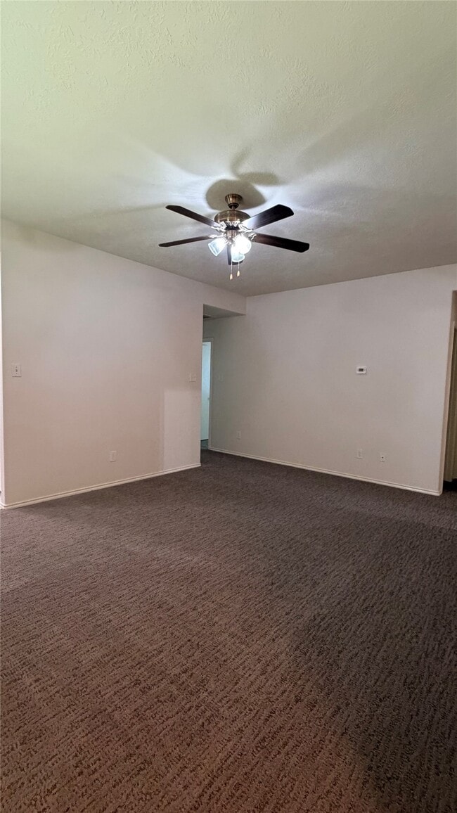 Building Photo - 8943 Farm Ridge Ln