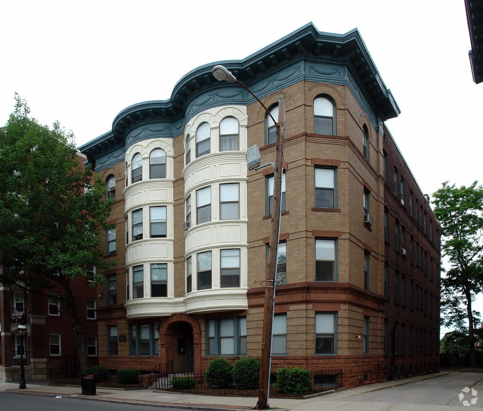 Primary Photo - 52 High St