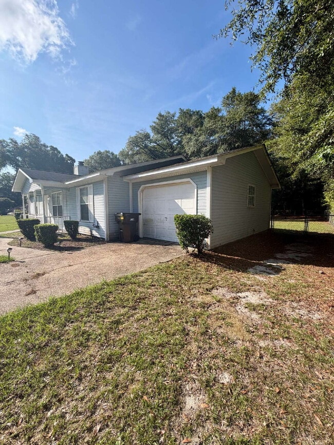 Building Photo - Home available FOR RENT in Daleville, AL