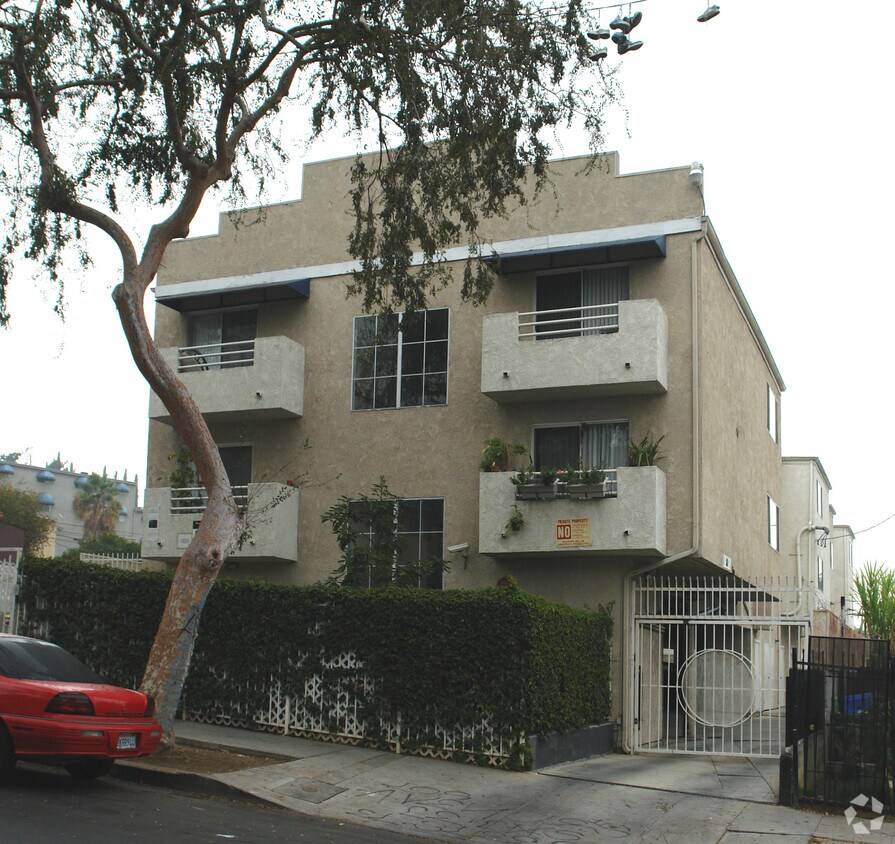 Foto del edificio - La Hacienda Courtyard Terrace Apartments
